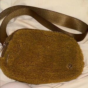 Lululemon Sherpa waist bag fanny pack
